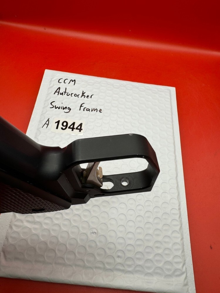 CCM Autococker Swing Frame Black