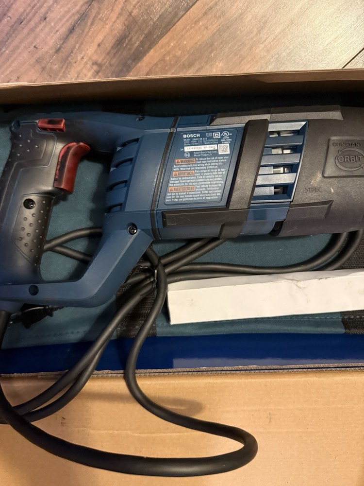 Bosch 12A RS325 Variable Speed Reciprocating Saw