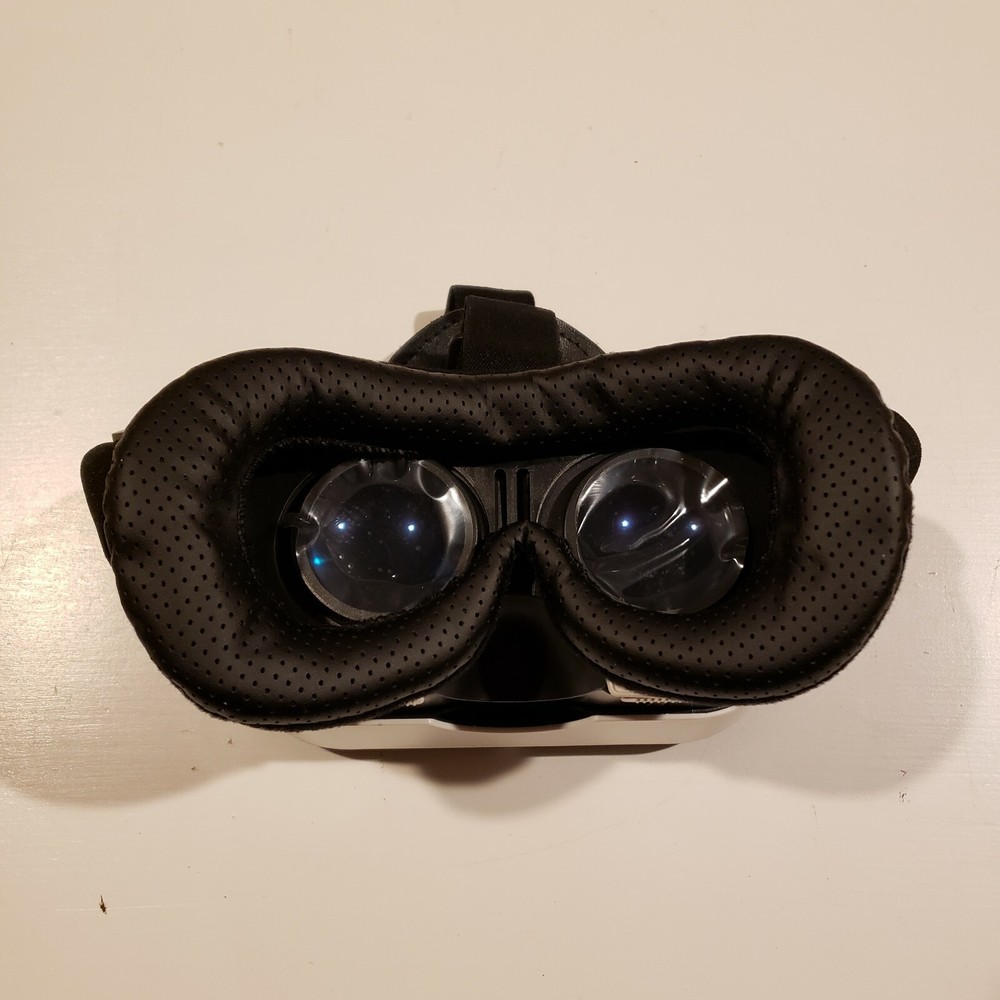 Virtual Reality 3D VR Glasses Headset Helmet, For Android and IOS System W/ Remo