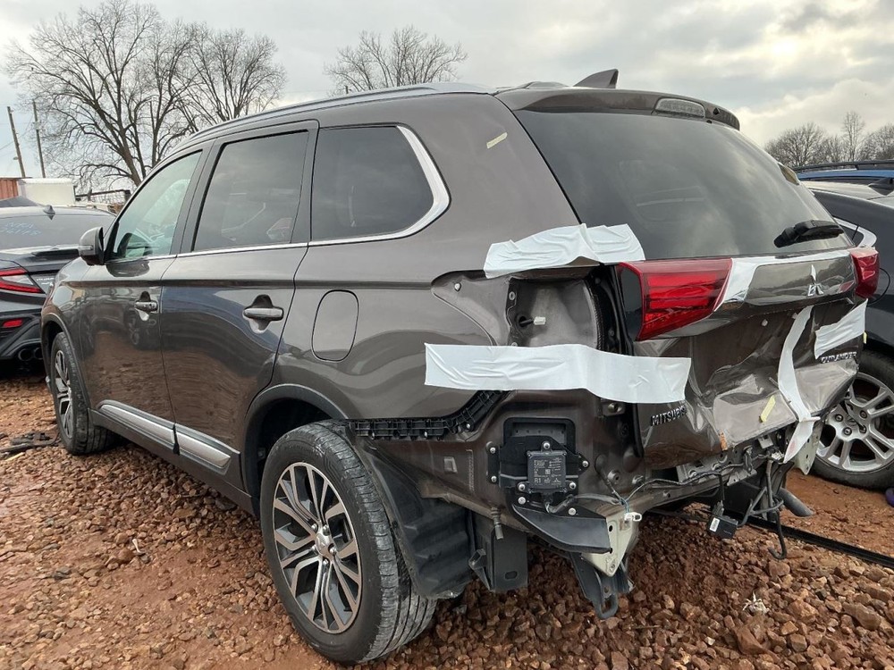 OUTLANDER 2017 Glove Box 4949592