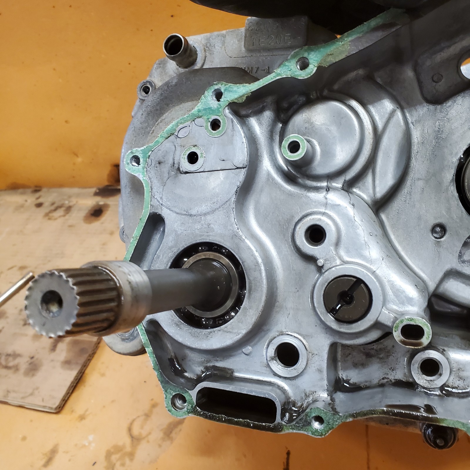 1997 Honda Foreman 400 4x4 Engine Motor Block Crank Case Crankcase Shaft Bottom