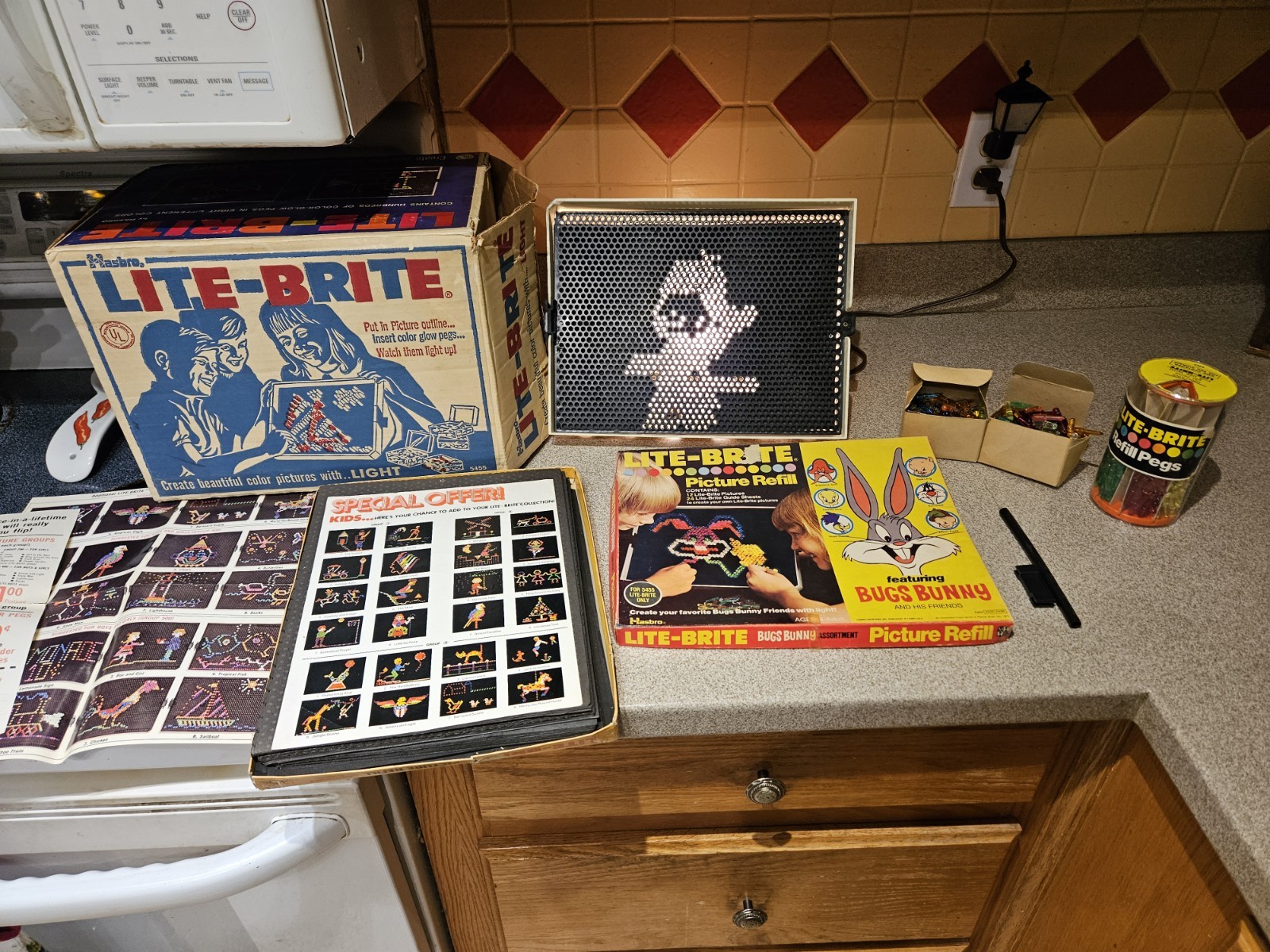 Vintage ORIGINAL 1967 "LITE BRITE" Hasbro Toy Light Bright BUGS/REFILLS/PEGS!!!!