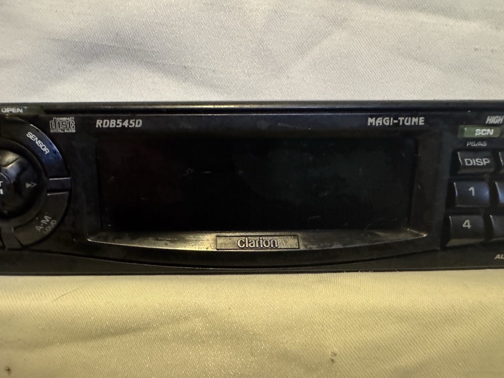 CLARION RDB545D FACE PLATE DETACHABLE