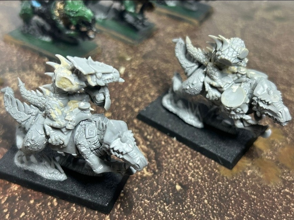 Warhammer The Old World Saurus Cavelry / AOS Seraphon Part Painted & Assembled