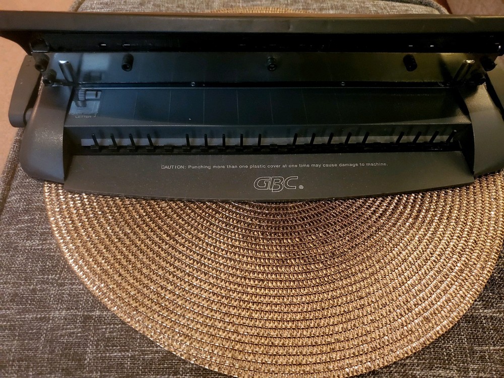 GBC DocuBind Personal Presentation Binding System