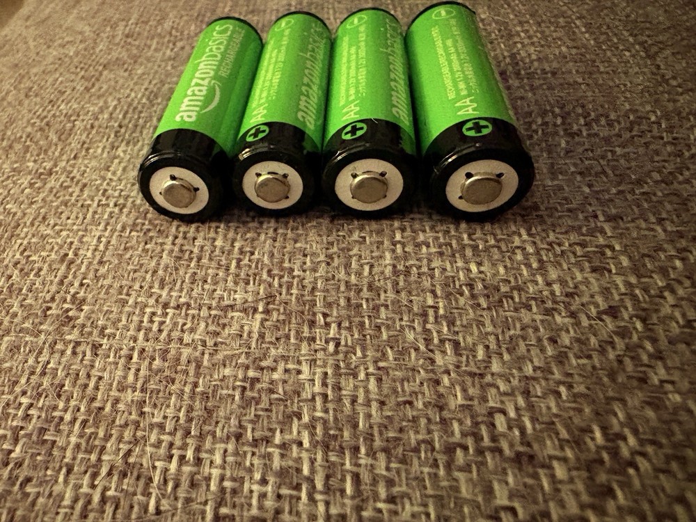 Amazon Basics Rechargeable AA Batteries, 4-Pack