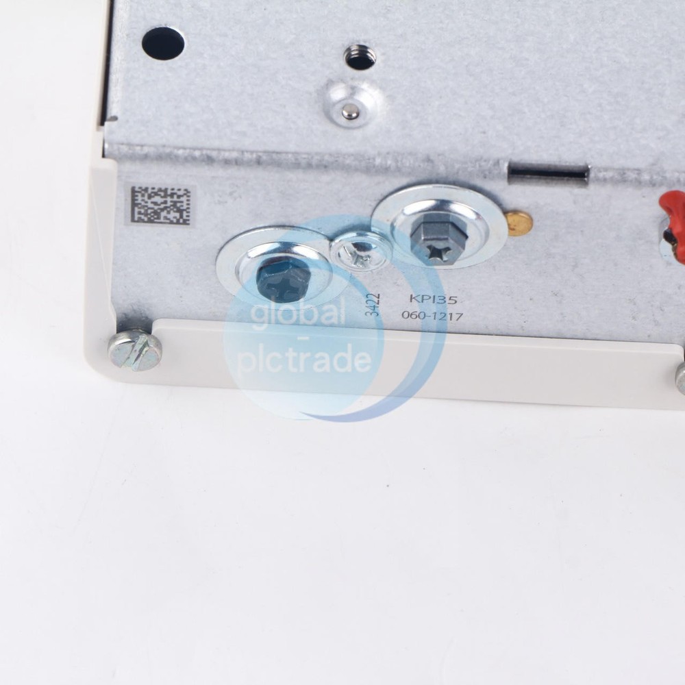 1PCS NEW Danfoss 060-121766 KPI35 Pressure switch