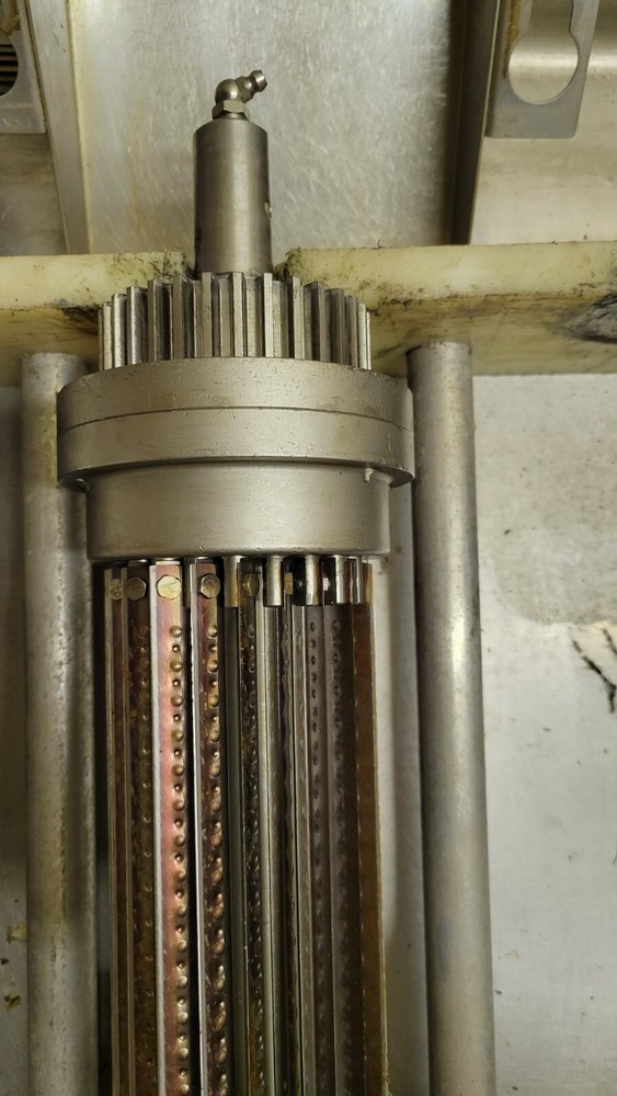 Urschel crosscut assembly