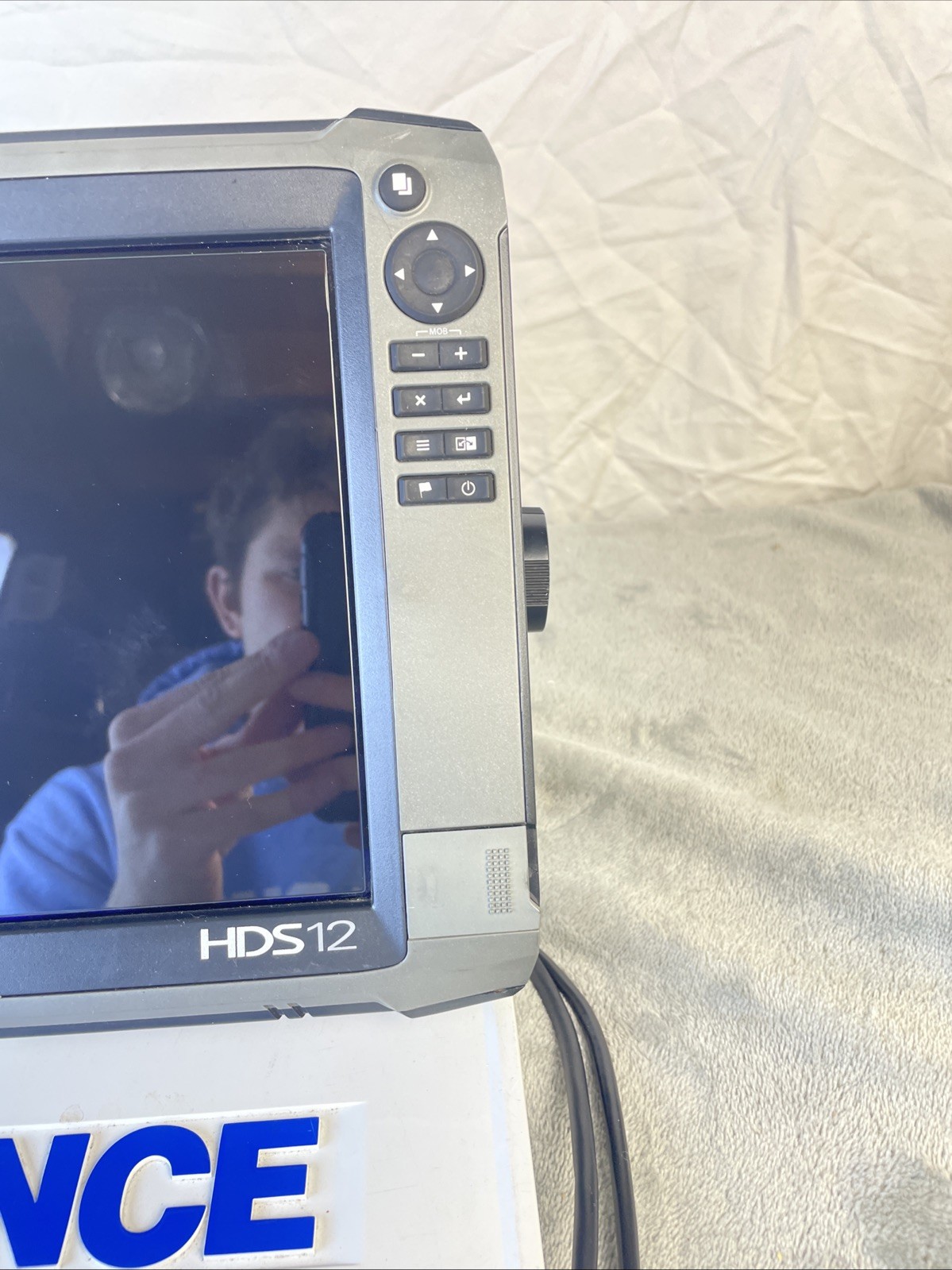 Lowrance HDS 12 Gen 3 Depth Finder With Mount And Suncover Tested And Working