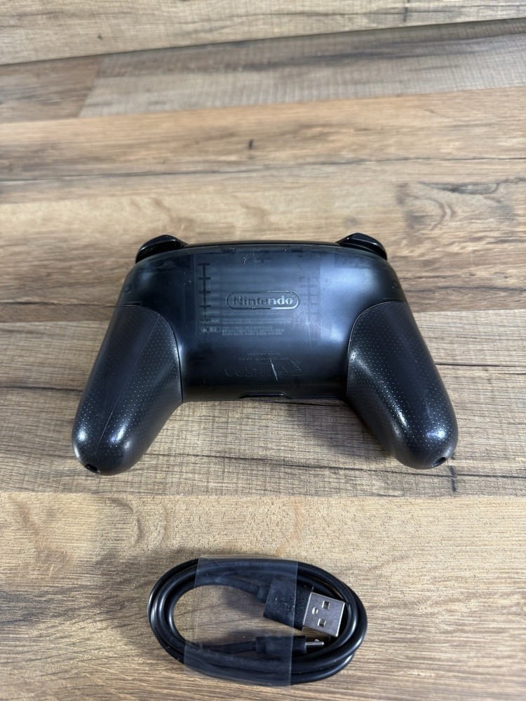 Nintendo Switch Pro Controller HAC-013 Black - W/ Charger