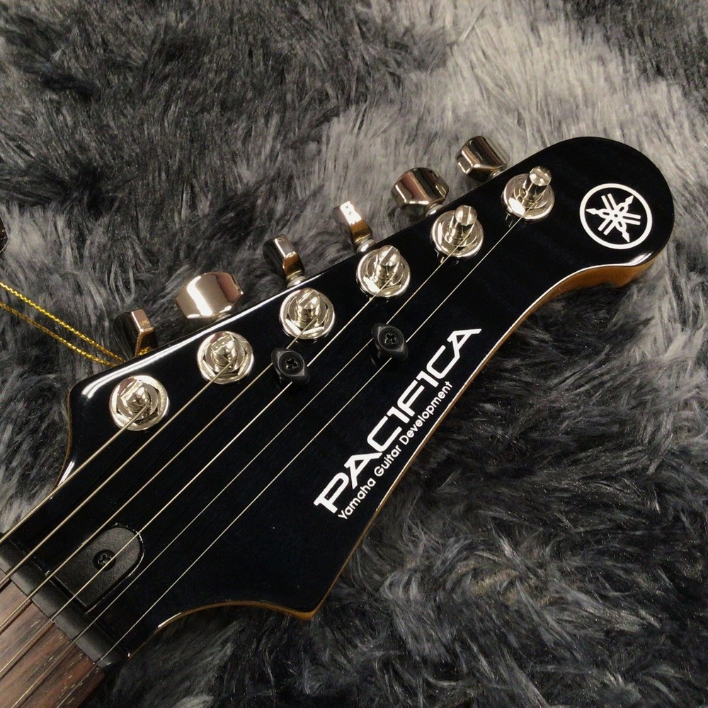 YAMAHA PACIFICA612V FM TBL (Translucent Black)