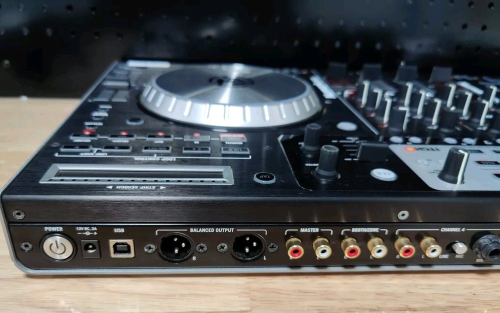 Numark NS6 4 Channel DJ Controller (READ)