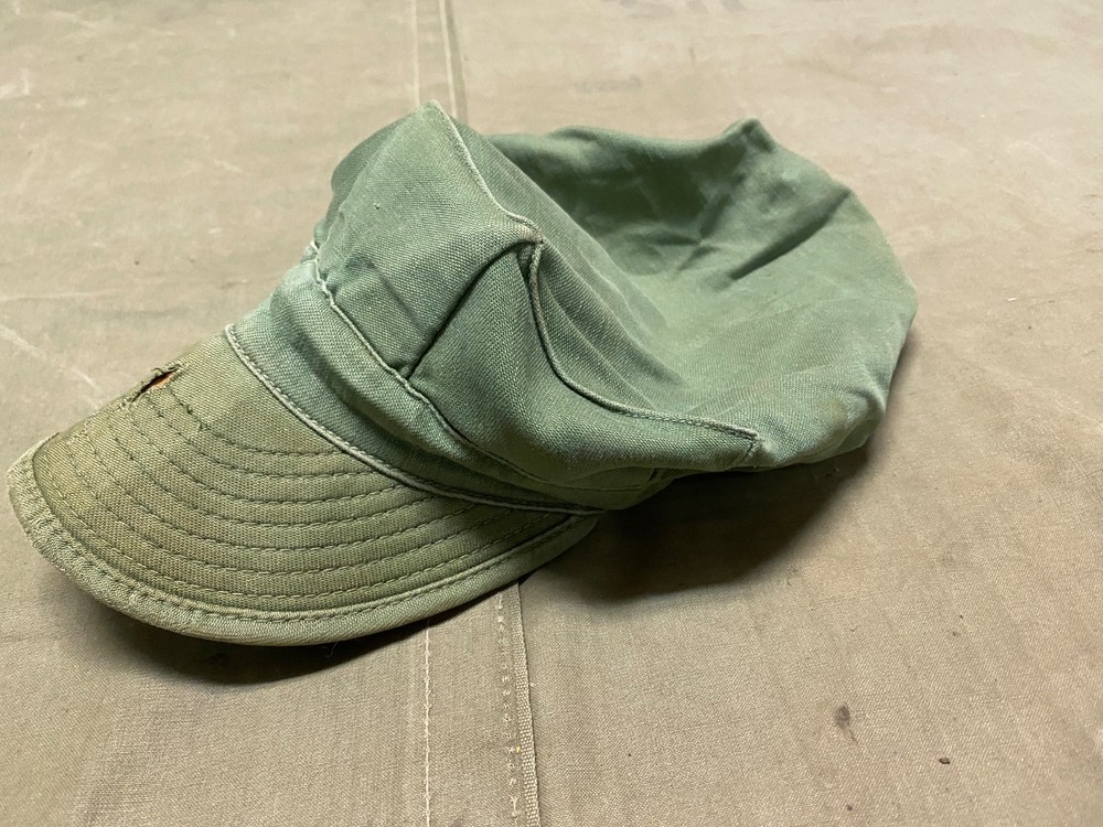 ORIGINAL POST WWII US USMC MARINE COMBAT FIELD UTILITY FIELD CAP-MEDIUM, SIZE 7