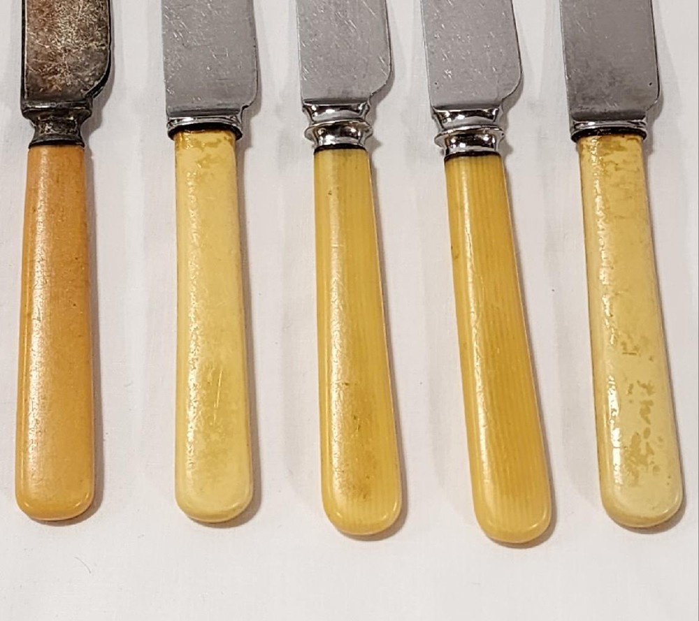 23 Pcs Vintage Bakelite Handle Flatware Mixed Lot