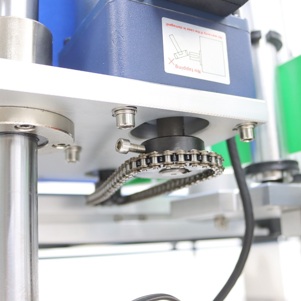 Auto Conveyor Table Round Bottle High Speed Coding & Labeling Machine Labeller