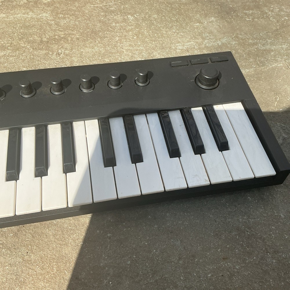 Native Instruments M32 Komplete Kontrol Keyboard Controller (26154)