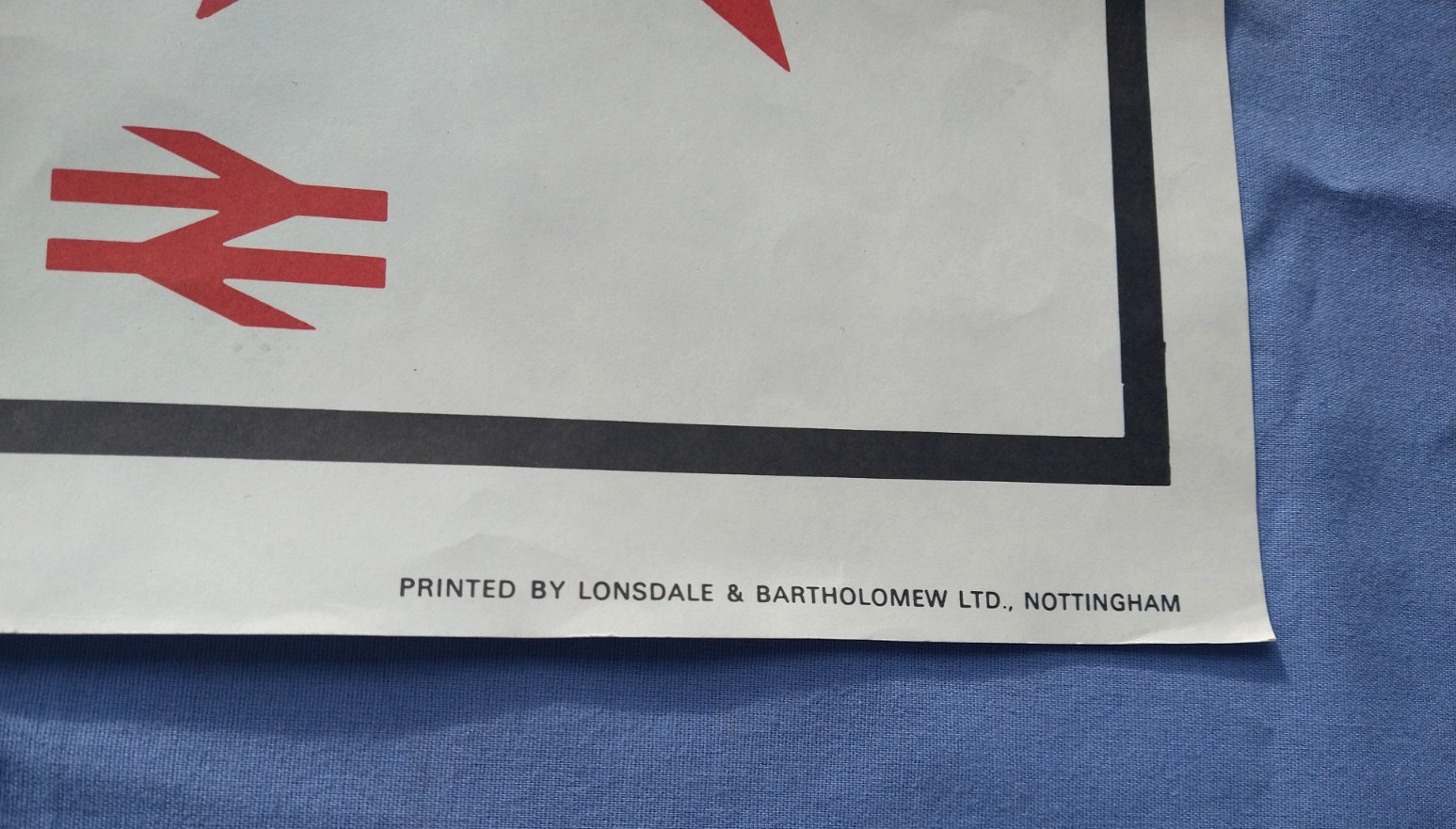 Red Star Parcels British Railway Express Package Travel Poster 70's Original