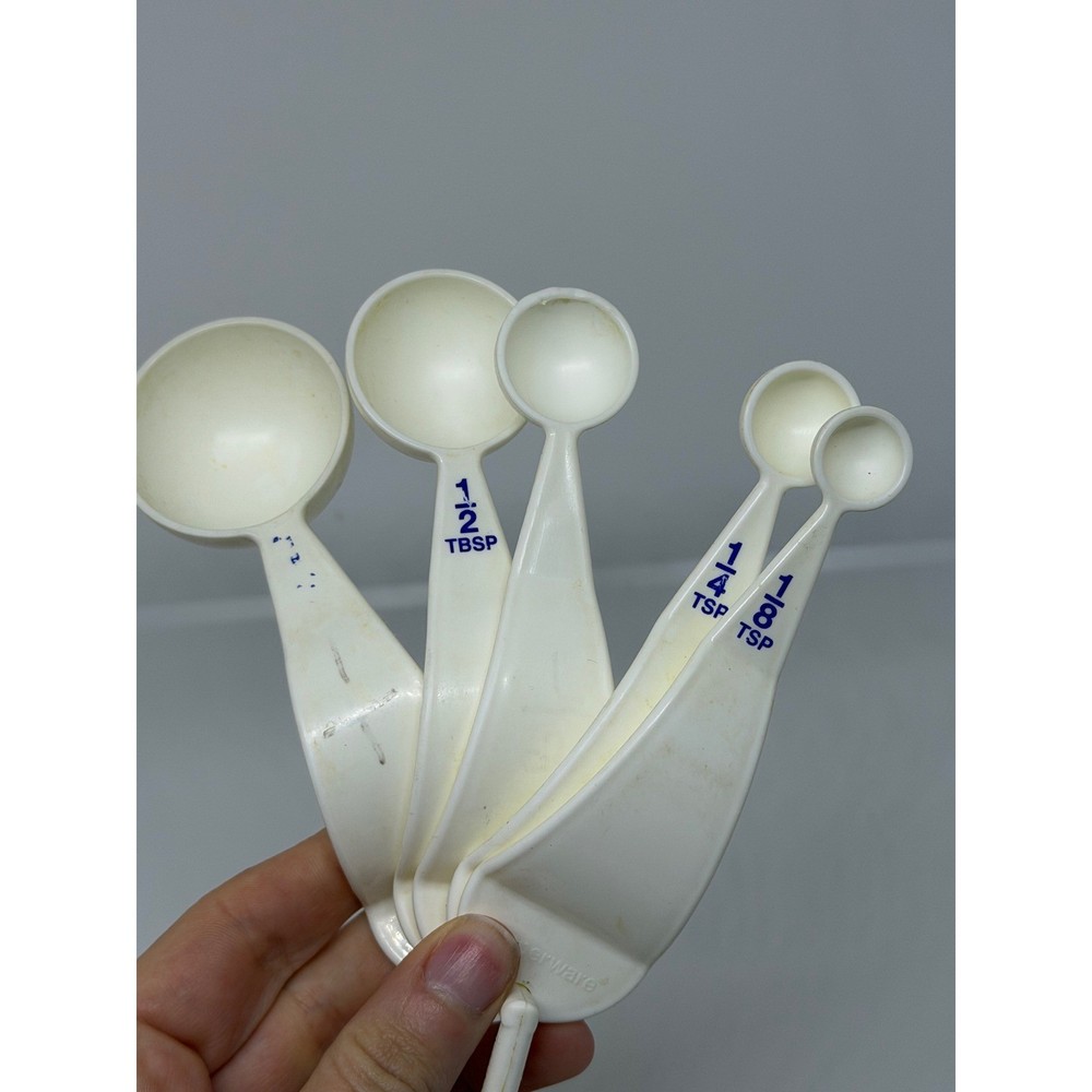 VTG Tupperware Measuring Spoon Set Cream White Plastic Kitchen Baking Tools 5pc