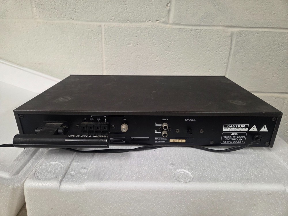 NAD Electronics Model 4225 AM/FM Stereo Tuner