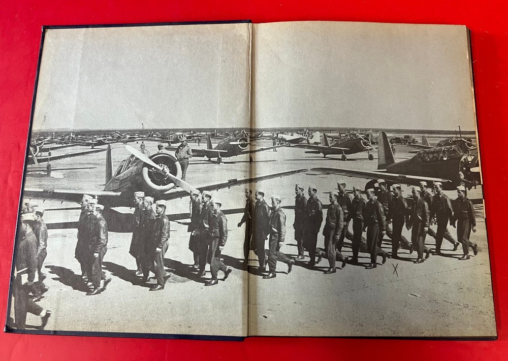 GOODFELLOW ARMY AIR FIELD PILOT CLASS BOOK 44-A