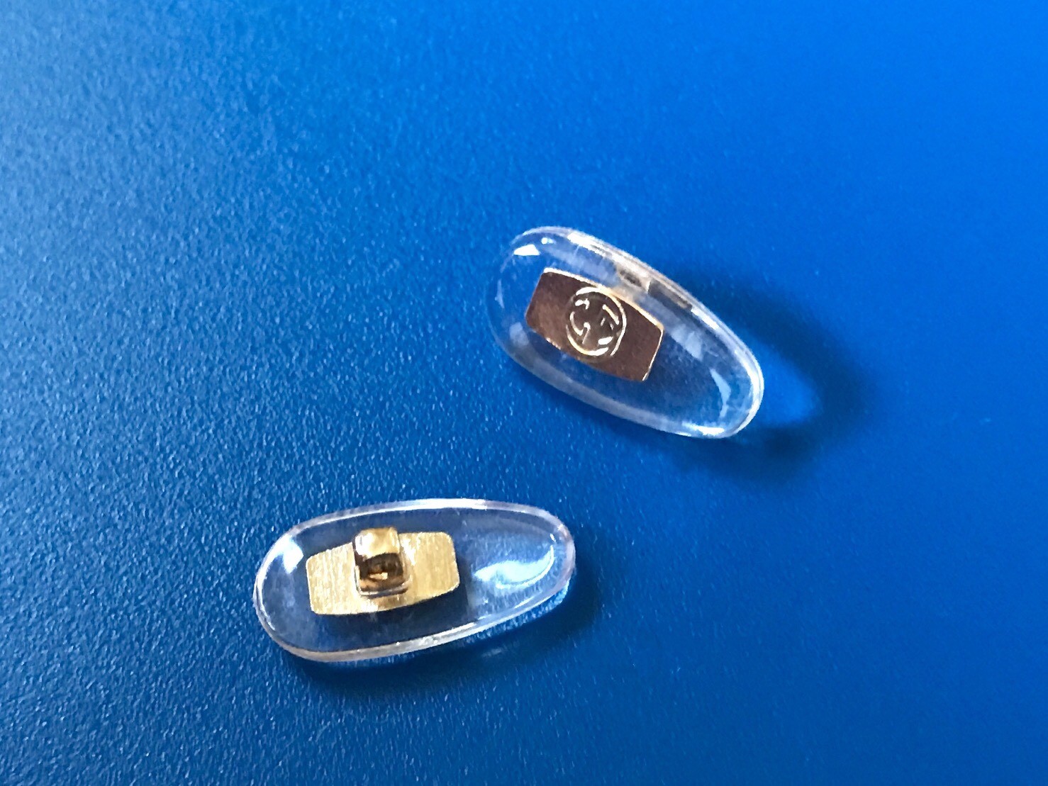 NEW Gold Gucci Replacement Silicone Nose Pads for Sunglasses Eyeglasses W/Screws