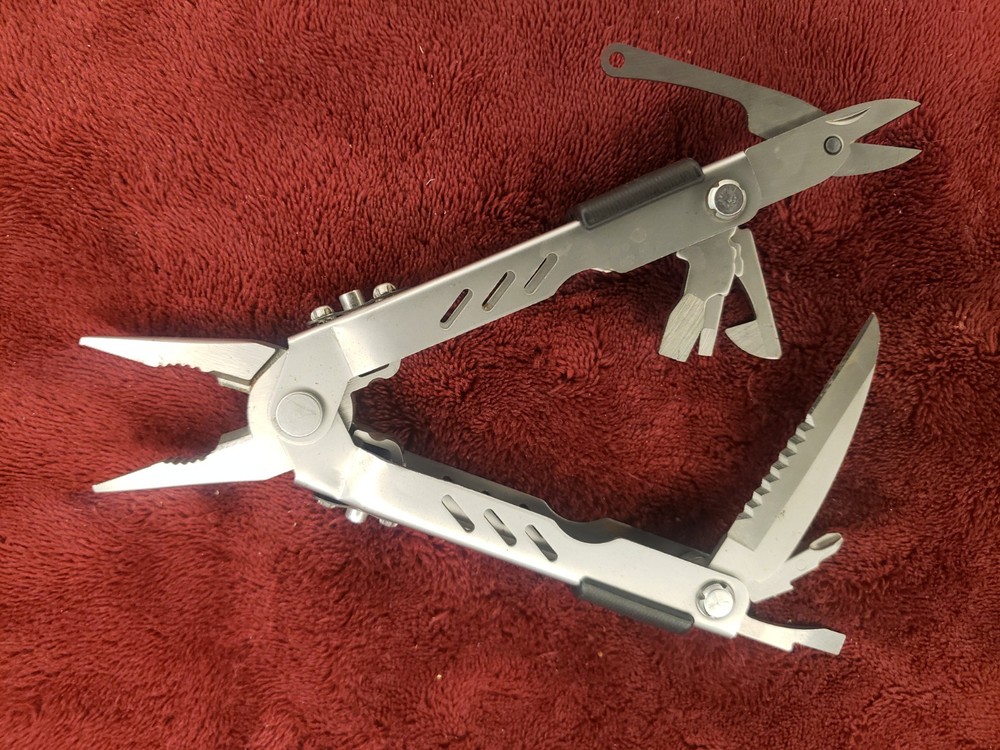 🔪🔪 Gerber Multi Tool Needlenose MP400 with scissors & Drop Point Blade 4scw
