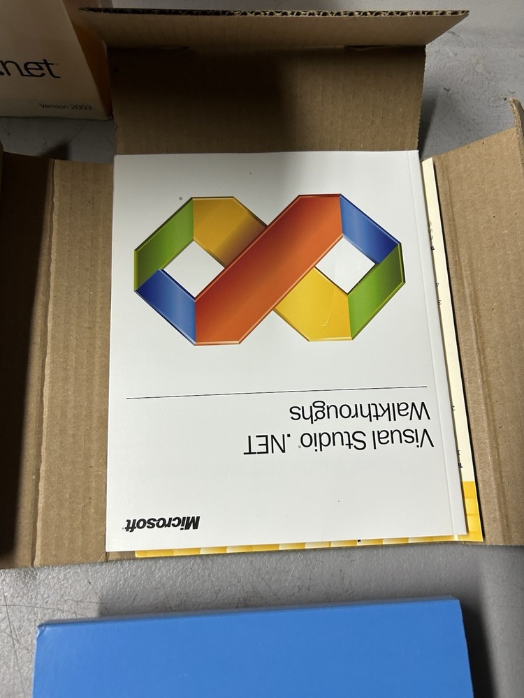 Microsoft Visual Studio .NET Professional 2003 FULL RETAIL SET New Never Used