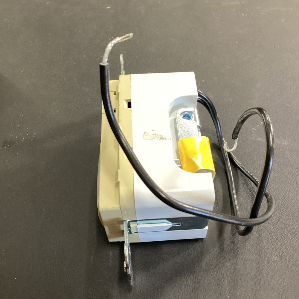 Acuity Controls Sensor Switch WSXA IV Ivory Occupancy Wall 120-277V Used