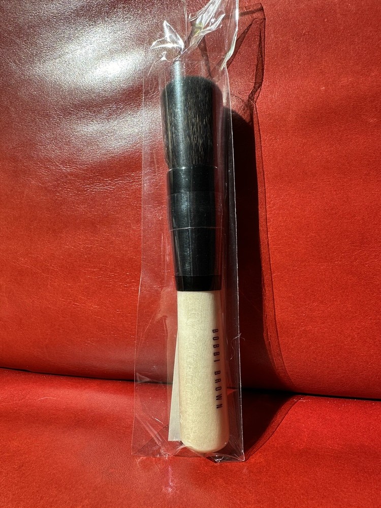 New BROWN BRONZER BRUSH NEW-Sealed Authentic100%