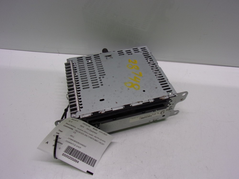 FORD EXPLORER 2011 A/V Equipment receiver (Sirius ready)
