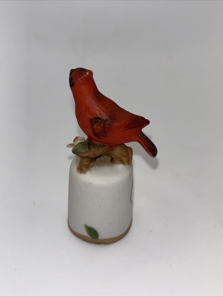 Vtg Cardinal Ceramic Thimble. Taiwan.