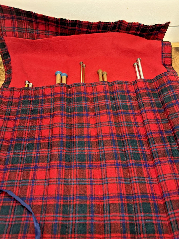 Vintage Five Pair Knitting Needles With Plaid Wool Storage Caddy Wrap