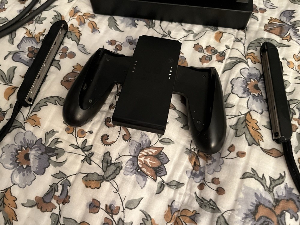 Nintendo Switch Dock, Controller Grip, Joy-Con Straps & HDMI Cable Bundle