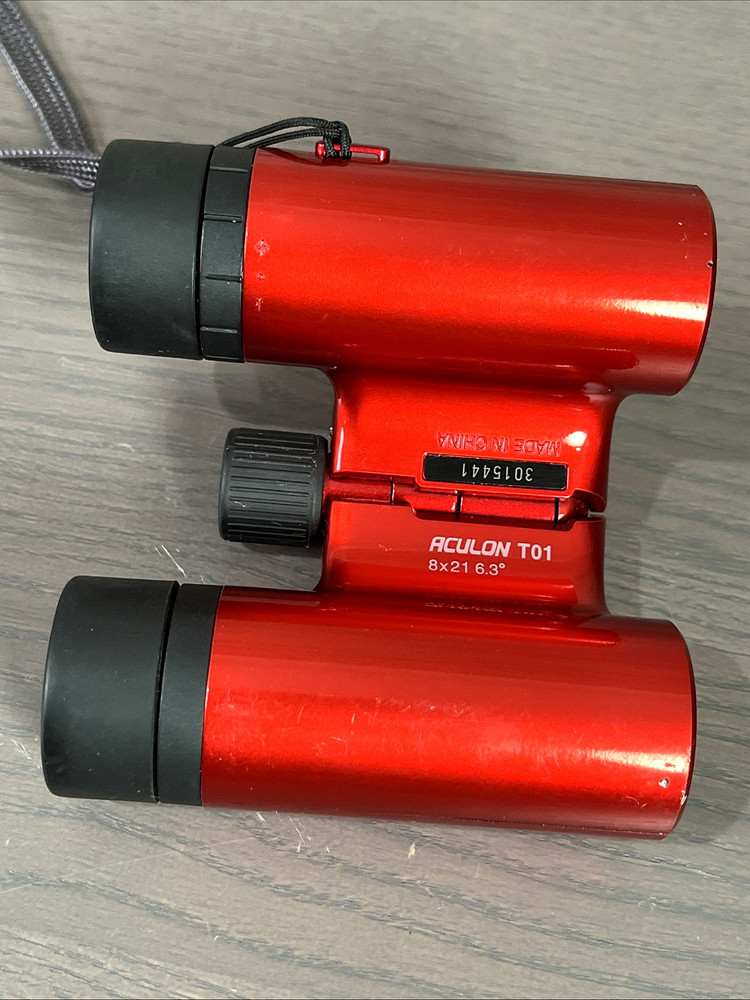 Red Nikon Aculon 8x21 T01 Binoculars