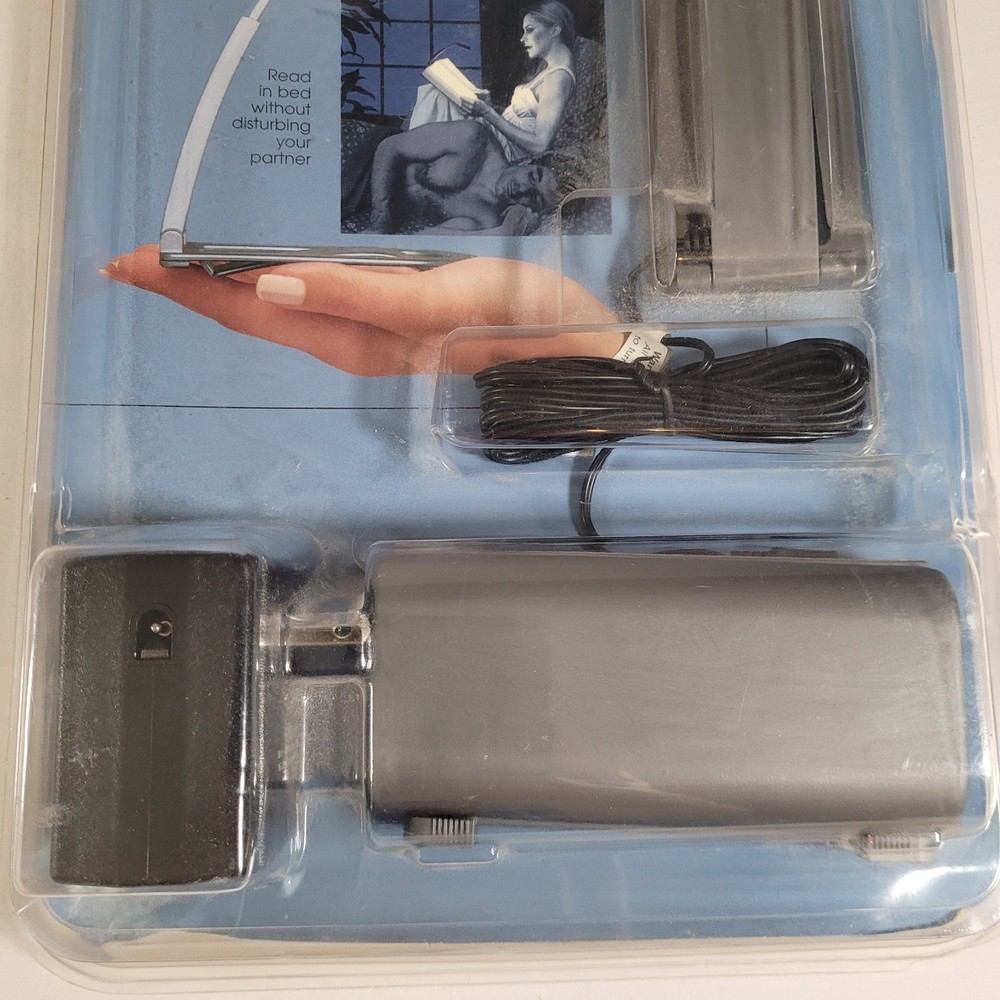 1998 NEW Zelco Itty Bitty Book Light Volume 2 High-Tech Smaller Lighter Brighter