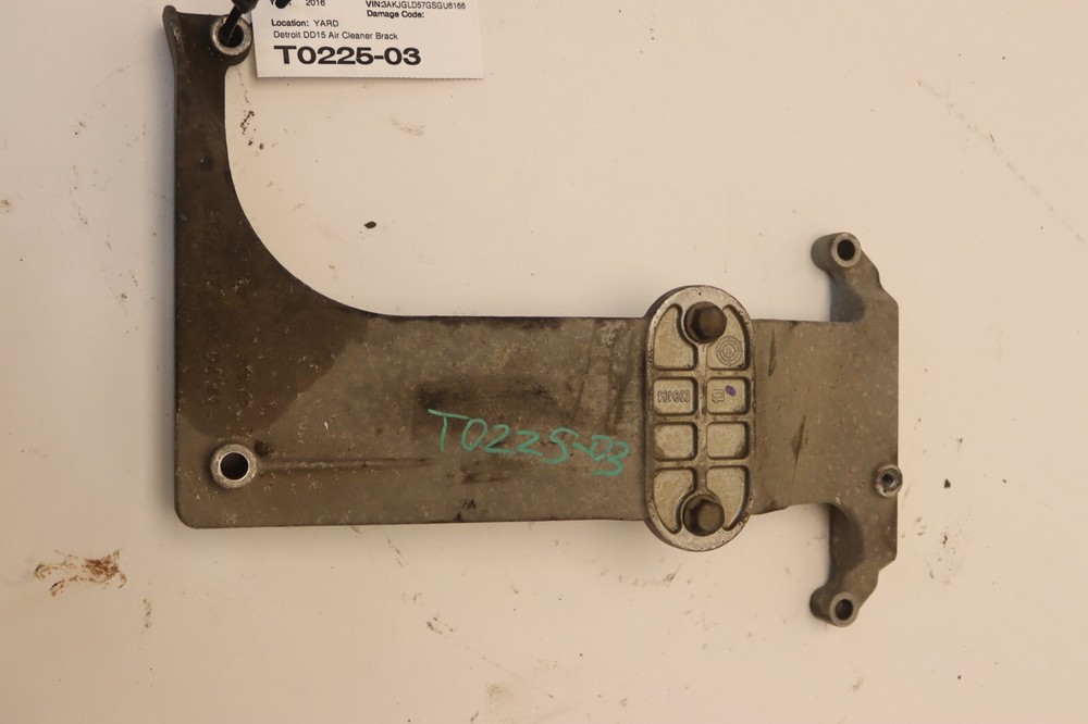 13-17 FREIGHTLINER CASCADIA EVOLUTION 125 DD15 AIR CLEANER BRACKET SUPPORT OEM