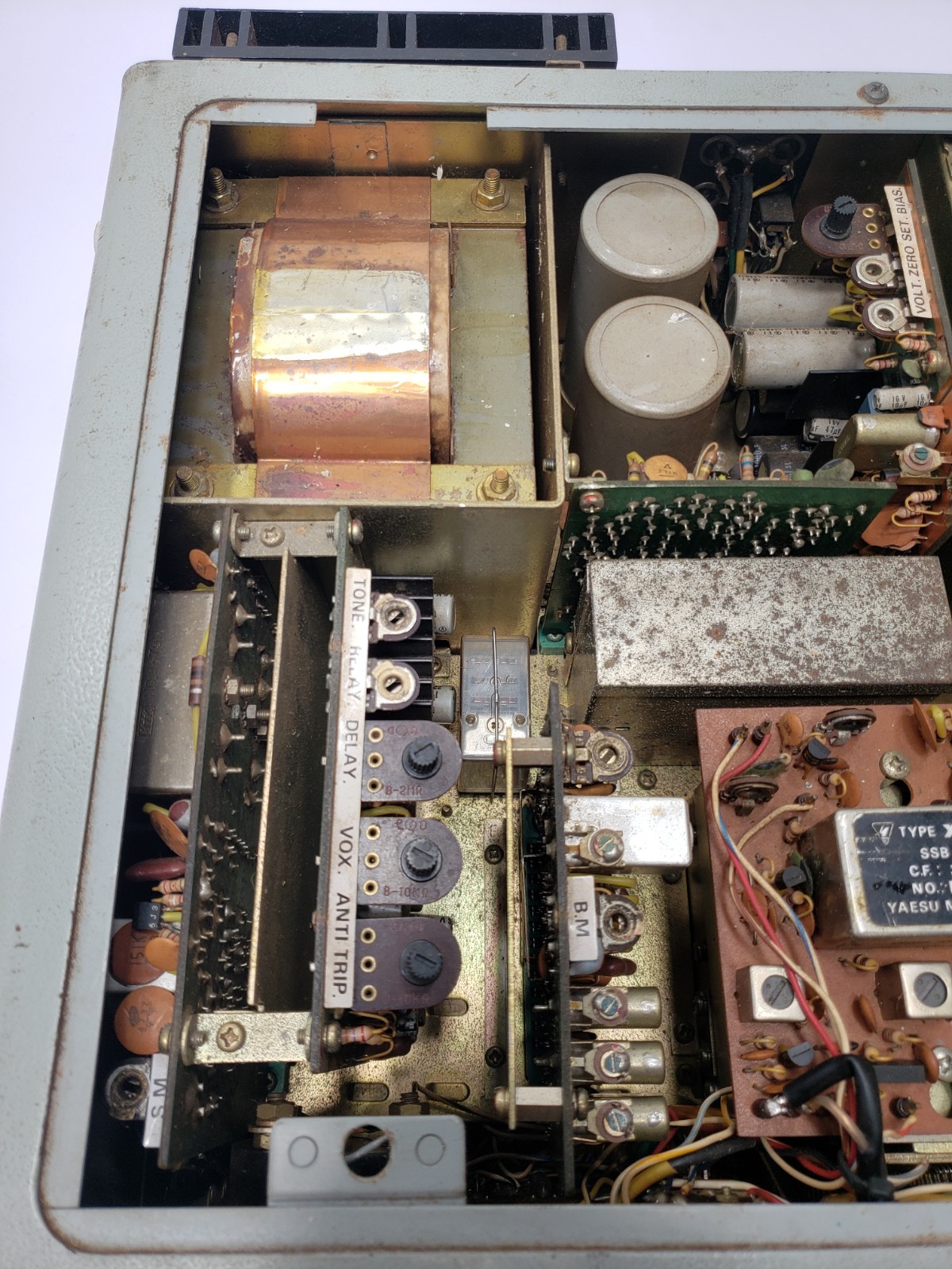 Vintage Yaesu FT-101E Hybrid SSB Transceiver AC 100-234V Made In Japan Untested