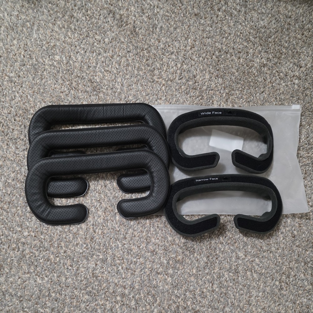 HTC Vive VR Headset - Complete Set In Original Box + Extra Face Cushions