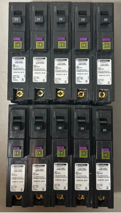 Lot of 10 Square D HOM120PDF 120V 20A Single-Pole Circuit Breaker