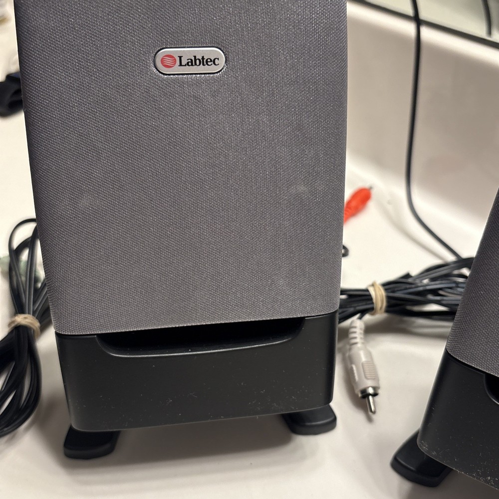 Labtec 3-PieceFlat Panel Multimedia Speaker System TESTED - Works GREAT!