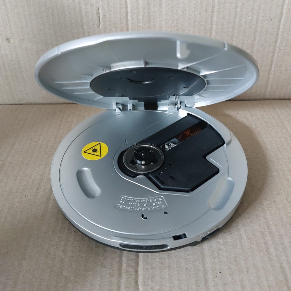 Durabrand CD-565 Personal Portable CD Disc Player Silver - TESTED & WORKING