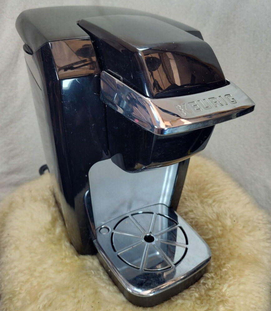 KEURIG COFFEE MAKER SINGLE SERVE COFFEE MAKER K10 MINI PLUS BLACK - GOOD COND