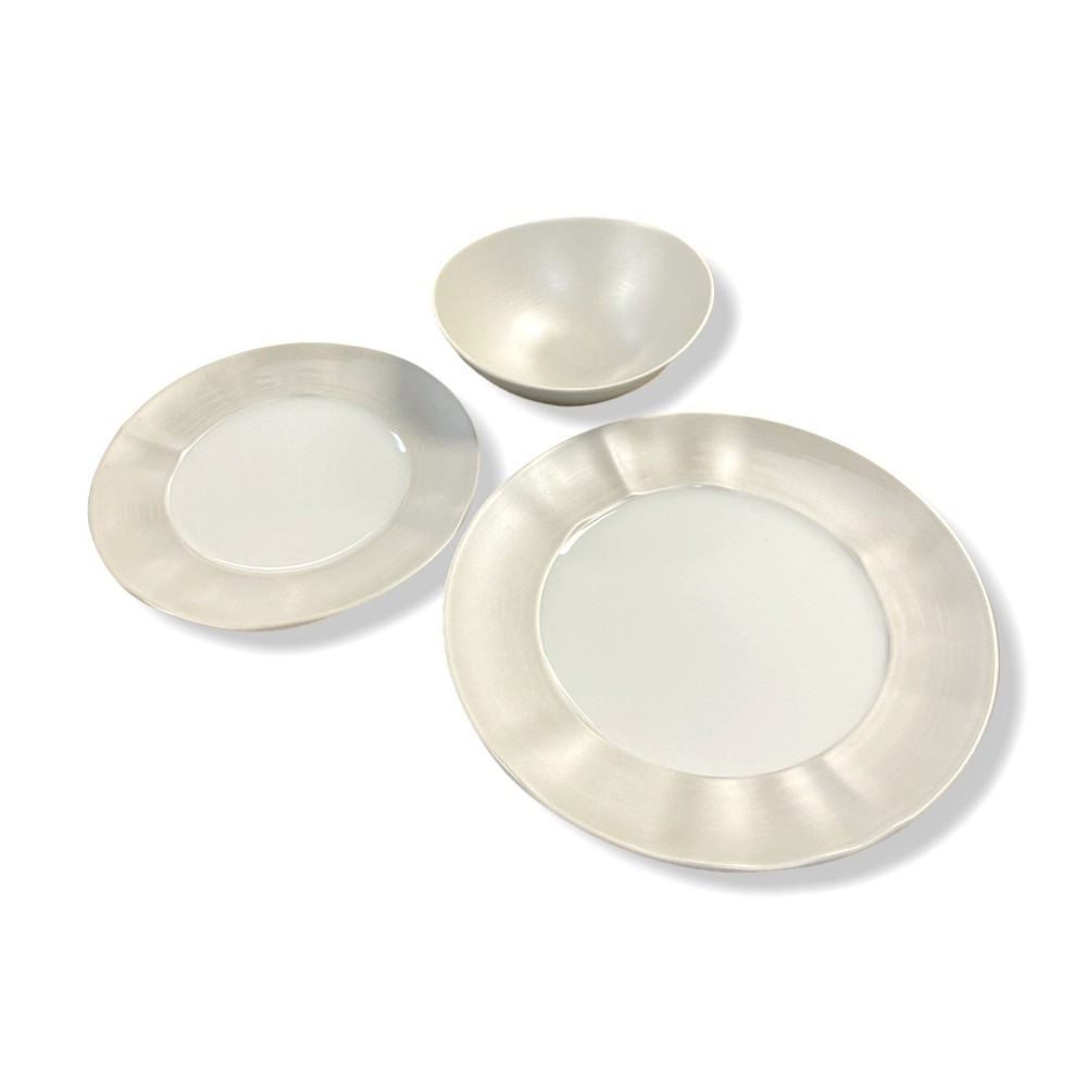 NEIMAN MARCUS White Platinum Brushstroke Dinnerware 11-Piece Set