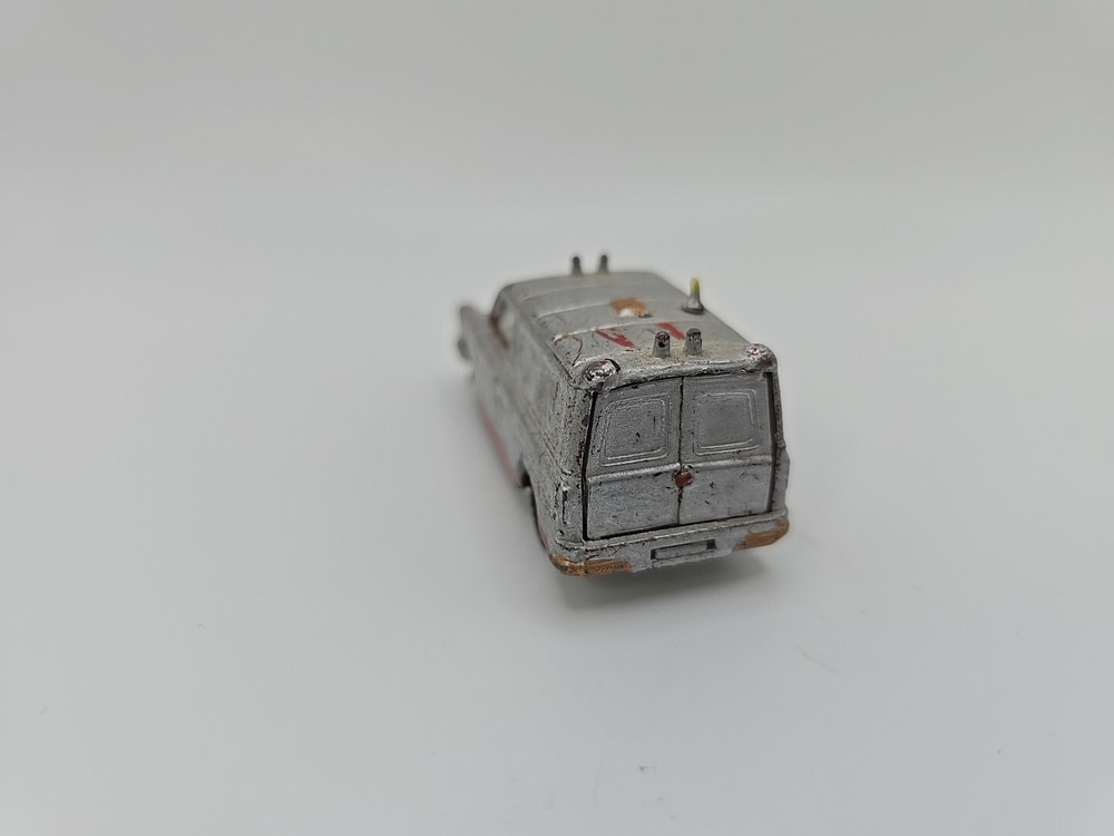 CORGI HUSKY No20 FORD THAMES VAN.