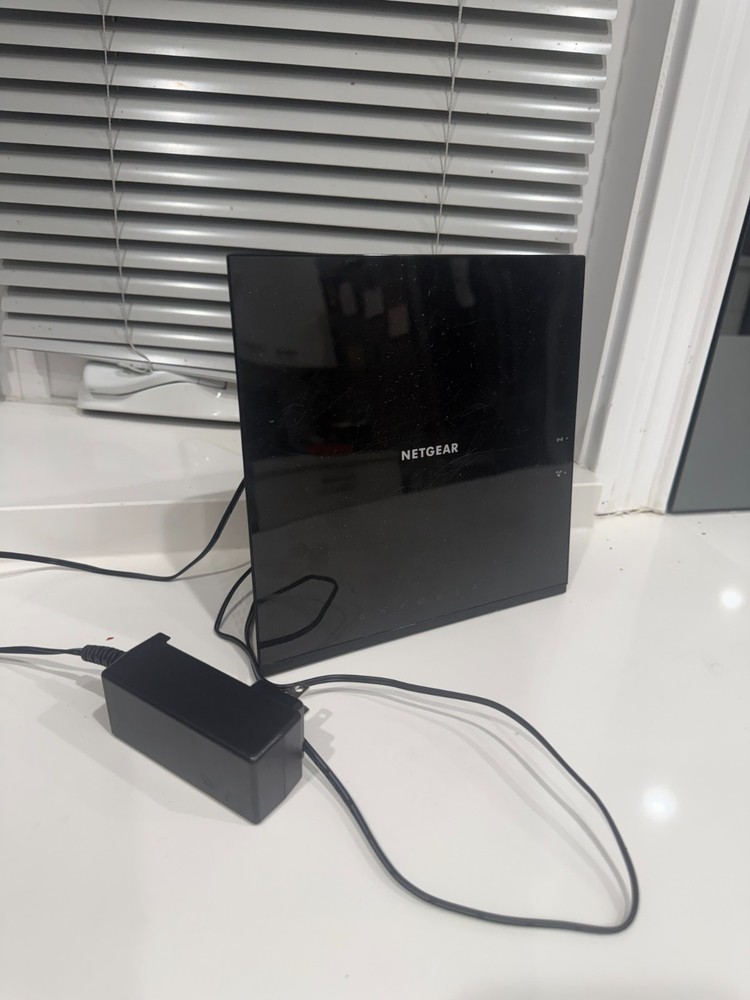 NETGEAR AC1600 Wifi Cable Modem Router C6250