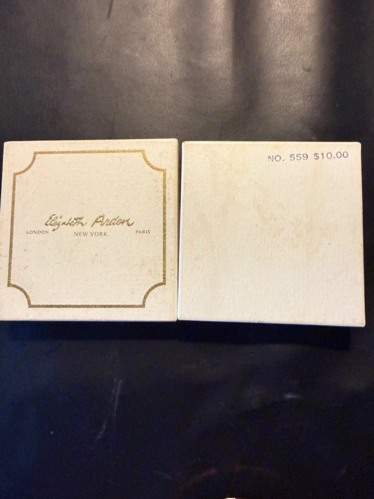 Elizabeth Arden Powder Box Vintage
