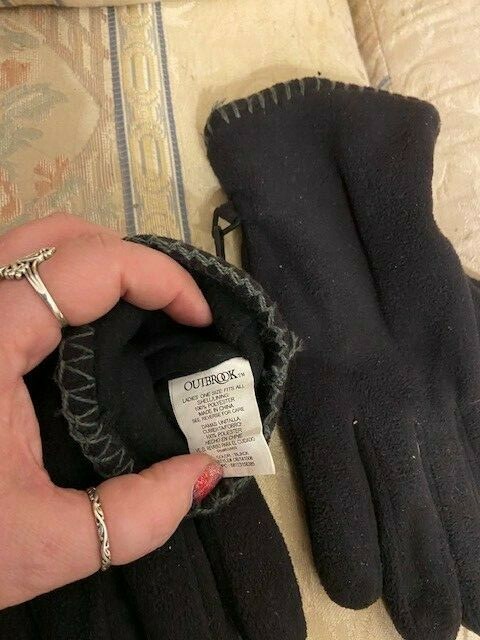 Black fleece riding gloves