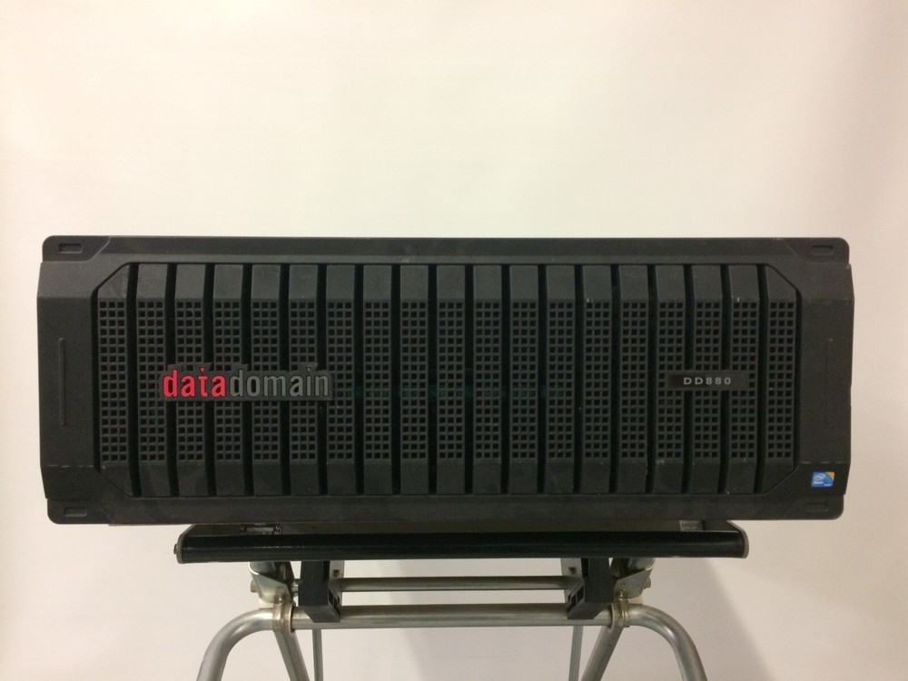 EMC Data Domain DD880 Storage Controller w/ 4x 300GB 10K 2.5" SATA HDD