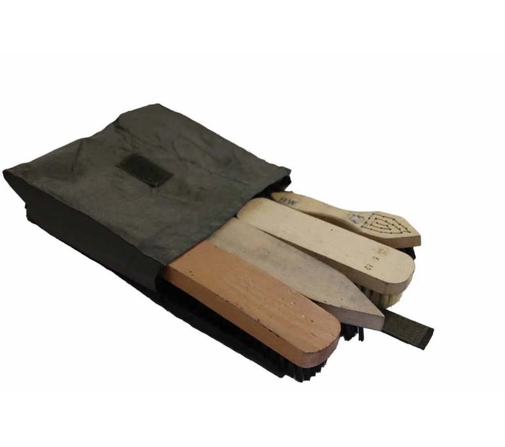 GERMAN ARMY SURPLUS BOOT CLEANING KIT – olive carry case 3 x brushes