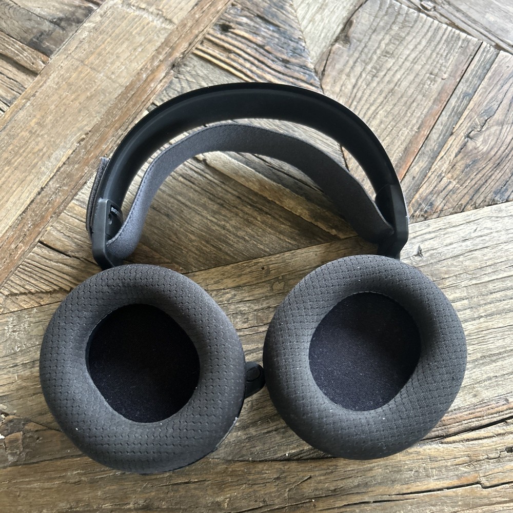 SteelSeries Arctis 7 Plus Wireless Over-Ear Gaming Headset - Black